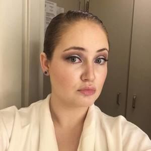 Meet your Posher, Danielle